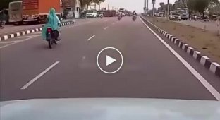 Those who like to drive into the oncoming lane on a motorcycle