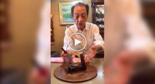 Preparing Irish coffee from an experienced master