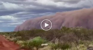 В Австралии мощная песчаная буря накрыла золотую шахту
