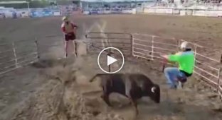 Необычное и опасное развлечение с быком