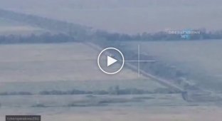 Российский грузовик с боеприпасами подорвался на мине