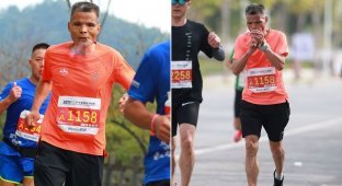 A Chinese man ran a marathon in three and a half hours with a cigarette in his mouth (4 photos)