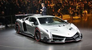 В компании Lamborghini официально показали модель Veneno (36 фото + видео)
