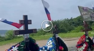 Все российские флаги были повреждены на кладбище ЧВК Вагнера в России, убитых в Украине