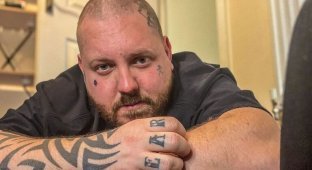 Британець знайшов себе у колекціонуванні павуків (6 фото)