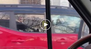 A small child got stuck on the roof of the second floor in Kyiv
