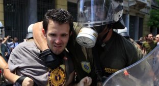 В Греции снова массовые беспорядки (14 фото)