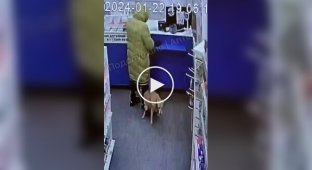 A dog lady left a “surprise” in a Russian pharmacy