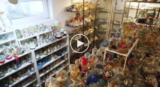 Найбільша колекція снігових куль