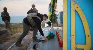 Ukrainian President Zelensky visited Snake Island on the 500th day of a full-scale war