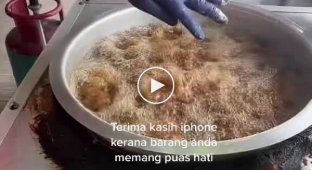The smartphone was bathed in boiling oil and remained intact