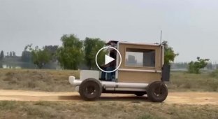«Дом на воде и колесах»: китайский изобретатель собрал необычный автодом из подручных материалов