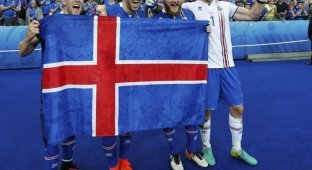 Реакция исландского комментатора на первый в истории выход их сборной в плей-офф Чемпионата Европы по футболу (3 фото + 2 видео)