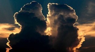 Любовь повсюду: жители Китая увидели в небе поцелуй облаков (3 фото)