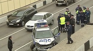 Погоня за полицейским автомобилем (4 фото + видео)
