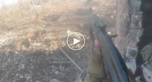 First-person combat of a Ukrainian paratrooper during the liberation of the village of Kleshcheevka in the Donetsk region