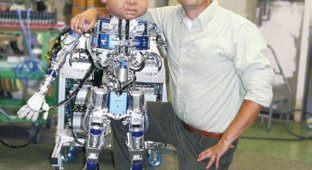 Diego-san - робот-ребенок (3 фото)
