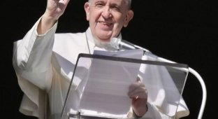 Папа Римский вновь лайкнул фото пышнотелой модели в Instagram (13 фото)