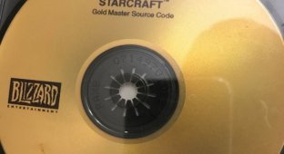 Blizzard осыпала подарками человека, который нашёл исходный код первой StarCraft (2 фото)