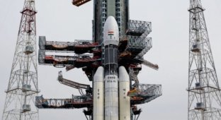 Индия успешно запустила к Луне исследовательскую станцию "Чандраян-2" и ровер Pragyaan (2 фото + видео)