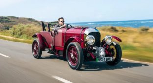 Bentley revived the production of an old supercar with a new power plant (9 photos)