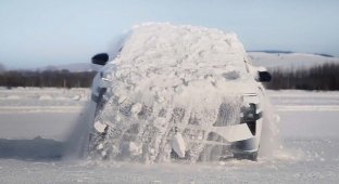 Китайский автомобиль, который умеет стряхивать снег (2 фото + 1 видео)