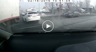 Авария в Кемерово. Не пропустил на перекрестке