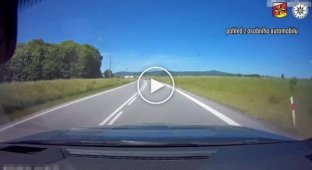 Windshield with wagon. Video of an accident from two angles from the Czech Republic