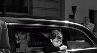 Audrey Hepburn - 94 years since the birth: archival photos of a celebrity (16 photos)