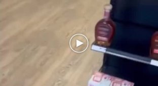 Має свій погляд на покупки в магазинах