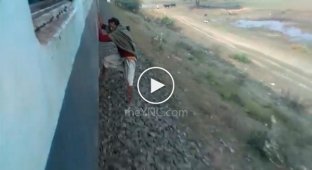 Как в Индии сходят с поезда