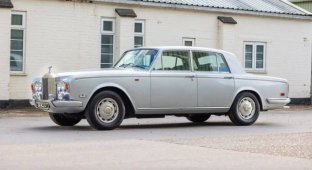 Sotheby's sell Rolls-Royce Silver Shadow, owned by Freddie Mercury (3 photos)