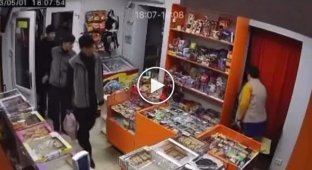 A group of gypsies brazenly robbed a store in Ryazan