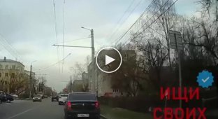In Dzerzhinsk, a man threw a TV out of the window, which fell on the head of a woman - she was hospitalized