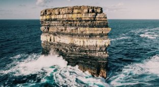 Neither climb nor jump - the legends and fakes of the lonely Dun Briste rock (8 photos)
