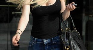 Lindsay Lohan возвращается (9 фото)