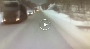 Видео аварии с командой хоккеистов под Челябинском