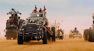 13 машин из фильма «Безумный Макс: Дорога ярости» отправляются на аукцион (4 фото + 1 видео)