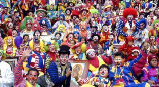 Парад клоунов в Мексике (15 фото)