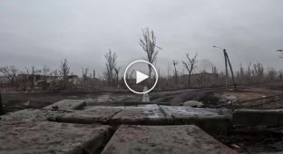 Archival footage of a Ukrainian tank operating on Russian positions on the outskirts of Avdeevka