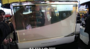 Samsung AMOLED дисплеи на выставке CeBIT 2010 (4 фото)