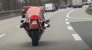 Autocycle or motorcycle: a mysterious vehicle