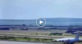 Footage of the crash of an Il-76 transport aircraft (Malian tail number TZ-98T) in Gao, which was in service with the Malian Air Force