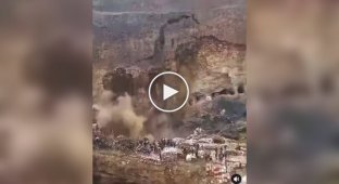 Масштабное обрушение на территории шахты в Конго