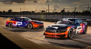 New racing coupe Ford Mustang GT4 with a V8 engine (6 photos)