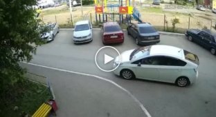 Youngsters on a pit bike crashed into a car door