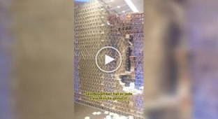 У Німеччині замок з пивних підставок впав перед самим рекордом