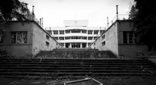 Заброшенный курорт КГБ (51 фотография)