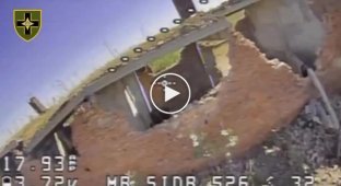 Ukrainian kamikaze FPV drone operator demonstrates his skills