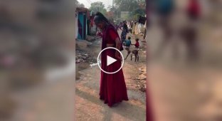 A minute of Indian dancing